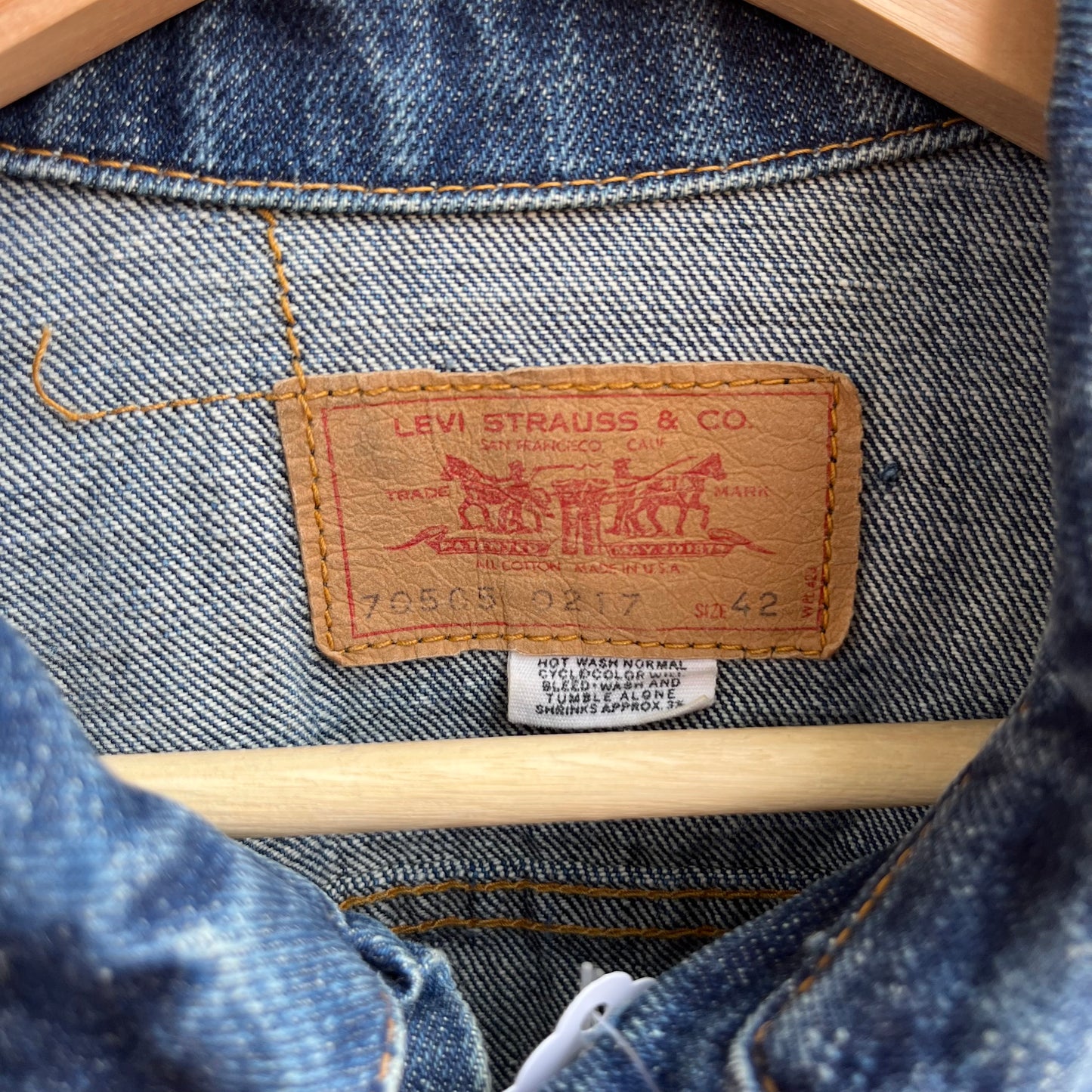made in usa levis trucker (mid wash)