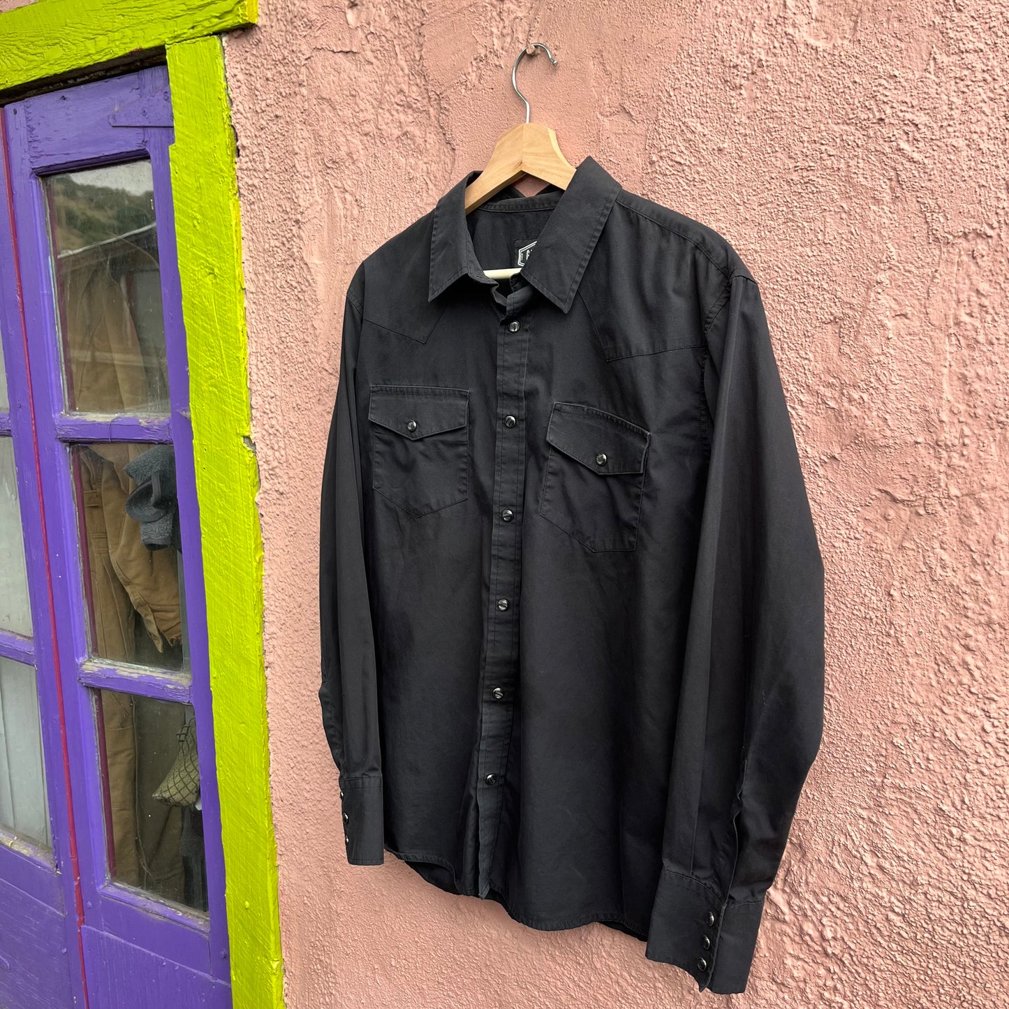 black pearl snap on black poplin western shirt