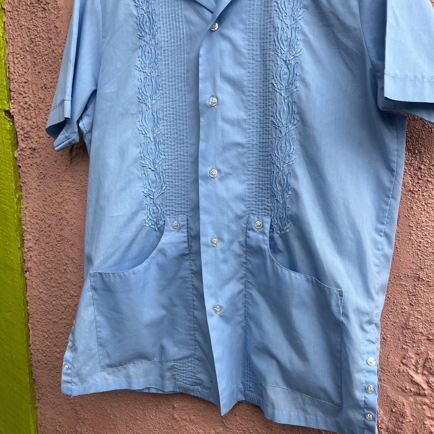 poplin summer shirt with cool pocket details and embroidery